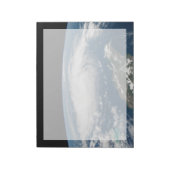 Hurrikan Dorian über dem Atlantischen Ozean. Notizblock (Rotiert)