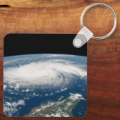 Hurrikan Dorian über dem Atlantischen Ozean. Schlüsselanhänger (Rückseite)