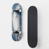 Hurrikan Dorian über dem Atlantischen Ozean. Skateboard (Vorderseite)