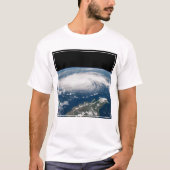 Hurrikan Dorian über dem Atlantischen Ozean. T-Shirt (Vorderseite)