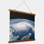 Hurrikan Dorian über dem Atlantischen Ozean. Wandteppich Mit Holzrahmen (Gewinkelt)
