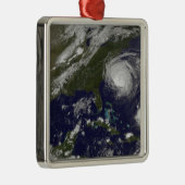 Hurrikan Earl 4 Silbernes Ornament (Rechts)