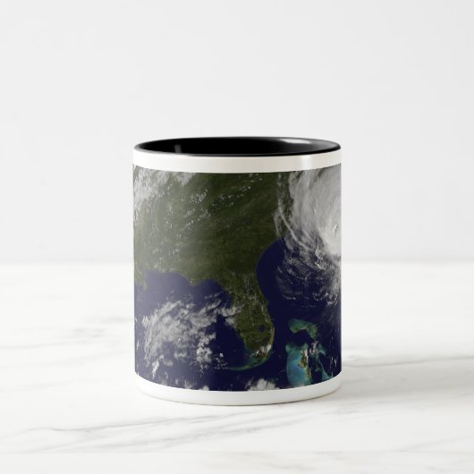 Hurrikan Earl 4 Zweifarbige Tasse (Mittel)