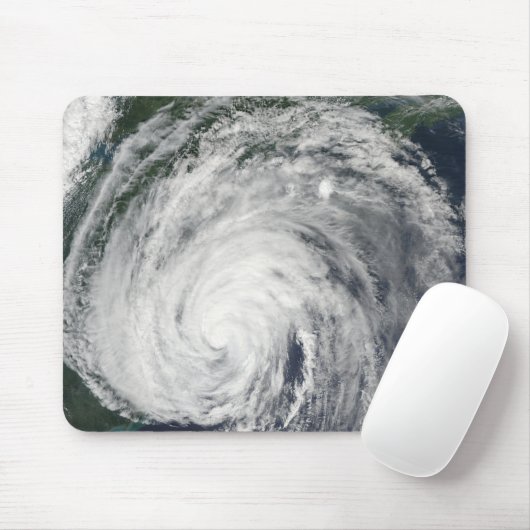Hurrikan Earl off the Mid Atlantic Mousepad (Mit Mouse)