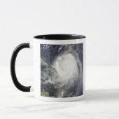 Hurrikan Earl Tasse (Links)