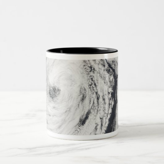 Hurrikan Florence Zweifarbige Tasse (Mittel)