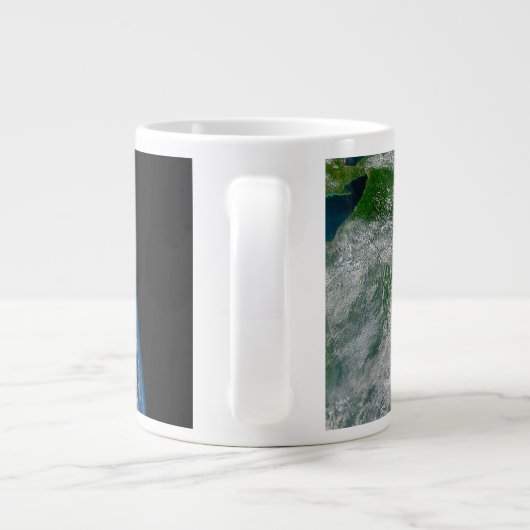 Hurrikan Frances auf einer teilweisen Erde. Jumbo-Tasse (Rückseite)