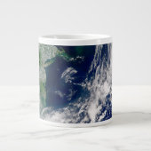 Hurrikan Frances auf einer teilweisen Erde. Jumbo-Tasse (Vorderseite)