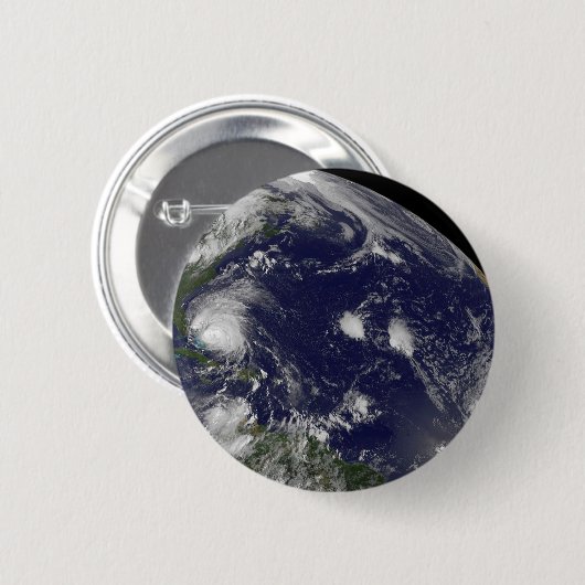 Hurrikan Irene bewegt sich durch die Bahamas. Button (Vorne & Hinten)