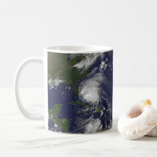 Hurrikan Irene bewegt sich durch die Bahamas. Kaffeetasse