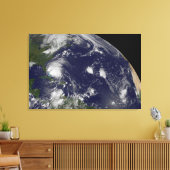 Hurrikan Irene bewegt sich durch die Bahamas. Leinwanddruck (Insitu (Wohnzimmer))