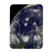 Hurrikan Irene bewegt sich durch die Bahamas. Magnet (Vertikal)