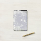 Hurrikan Irene bewegt sich durch die Bahamas. Post-it Klebezettel (Auf Schreibtisch)