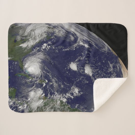 Hurrikan Irene bewegt sich durch die Bahamas. Sherpadecke (Vorderseite (Horizontal))