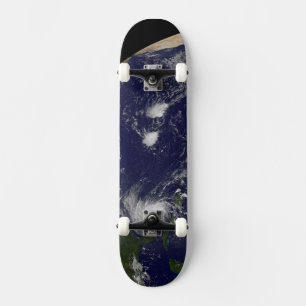 Hurrikan Irene bewegt sich durch die Bahamas. Skateboard