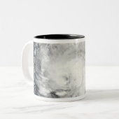 Hurrikan Tomas über den kleineren Antillen Zweifarbige Tasse (Vorderseite Links)