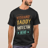 Husband Daddy Protector Hero Fathers Day Camo Amer T-Shirt (Vorderseite)