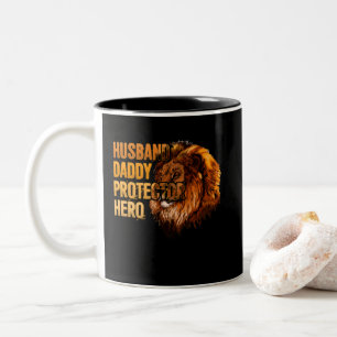 Husband Daddy Protector Hero Vatertag Zweifarbige Tasse