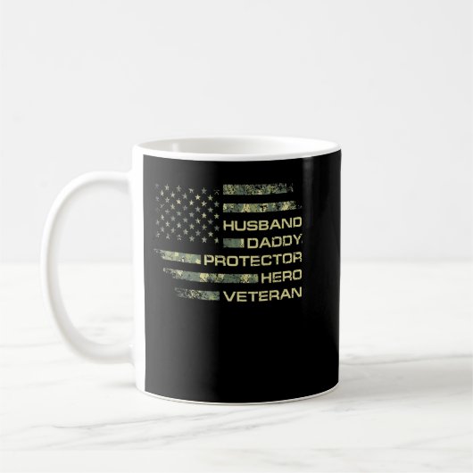 Husband Daddy Protector Hero Veteran USA Flag Camo Kaffeetasse (Links)