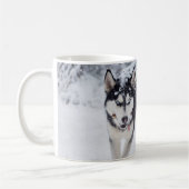 Husky im Schnee Kaffeetasse (Links)