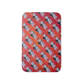 Husky in Weihnachtsmannmütze auf Rot Badematte (Vorderseite Vertikal)