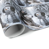 Husky und Schneemann im Winterwald Geschenkpapier (Rolleneckpunkt)