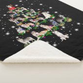 Husky Weihnachtsbaum, gedeckt von Blitzlicht Sherpadecke (3/4)