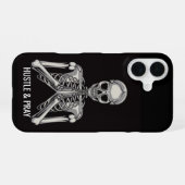 Hustle & Pray Skeleton iPhone 16 Hülle (Rückseite (Horizontal))