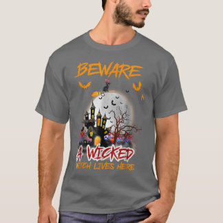 Hüte dich vor einer verhexten Hexe, die hier in de T-Shirt