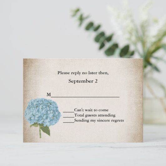 Hütte Chic Hydrangea Wedding RSVP Card (Stehend Vorderseite)