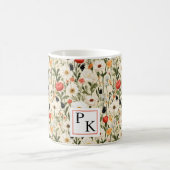 Hütte Farbenfrohe Wildblumen mit Initialen Kaffeetasse (Mittel)
