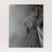 Hütte in Natur/Nebel auf dem Berg Puzzle (Vertikal)