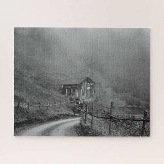 Hütte in Natur/Nebel auf dem Berg Puzzle (Horizontal)