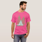 Hütte mit moderner Architektur im Wald T-Shirt (Vorne ganz)