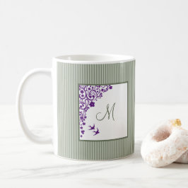 Hütte Sage Strip Lila Blumenskriptmonogramm Kaffeetasse