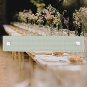 Hütte Sage Strip Lila Blumenskriptmonogramm Mittelgroßer Tischläufer