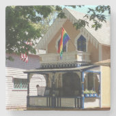 Hütte und Stolz Gingerbread - Martha's Vineyard Steinuntersetzer (Vorderseite)