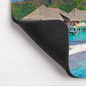Hütten mitten am Strand Mousepad (Ecke)