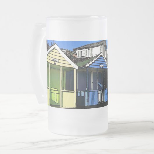 Hütten und blauer Himmel englisches Foto am Meer Mattglas Bierglas (Vorderseite Links)