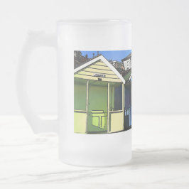 Hütten und blauer Himmel englisches Foto am Meer Mattglas Bierglas