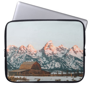 Hüttenaufgang am Morgen im Grand Teton National Pa Laptopschutzhülle