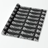 Huzzah! {Mittelalterliche Typografie} Geschenkpapier (Ungerollt)