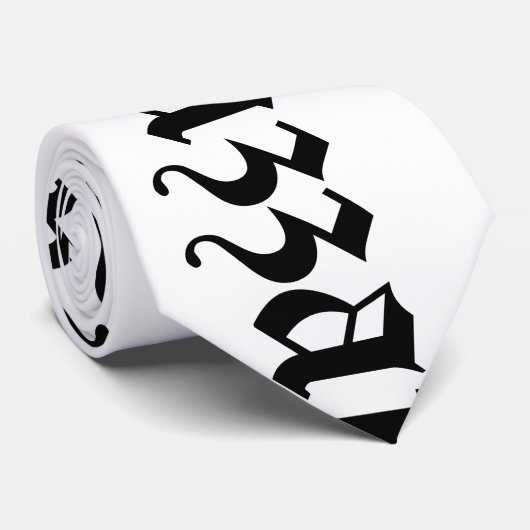 Huzzah! {Mittelalterliche Typografie} Krawatte (Gerollt)