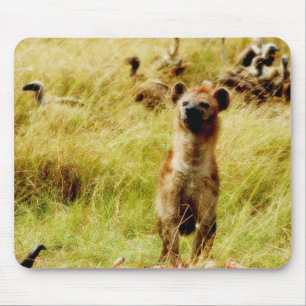 Hyäne mit Wildebeest (Gnu) mousepad