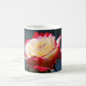 Hybride Tee-Rose "der doppelten Freude" Kaffeetasse (Mittel)