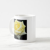 Hybride weiße Blumen Tee-Rosen-"Helmut Schmidt" Kaffeetasse (Vorderseite Links)