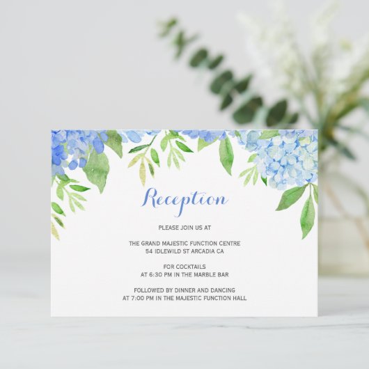 Hydrangea Blue Floral Hochzeitsempfang Begleitkarte (Stehend Vorderseite)