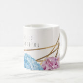 Hydrangea-Blume & Golden Floral Chic Spring Custom Kaffeetasse (VorderseiteRechts)