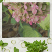 Hydrangea Blüte im Herbst mit Golden Hosta Blätter Geschirrtuch (Gefaltet)