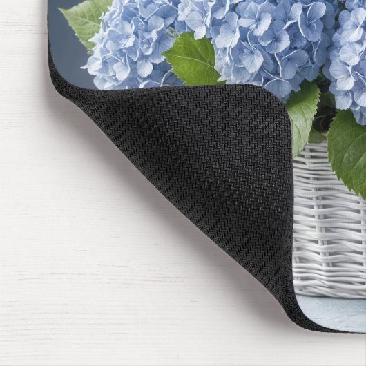 Hydrangea Bouquet in einem Korb Mousepad (Ecke)